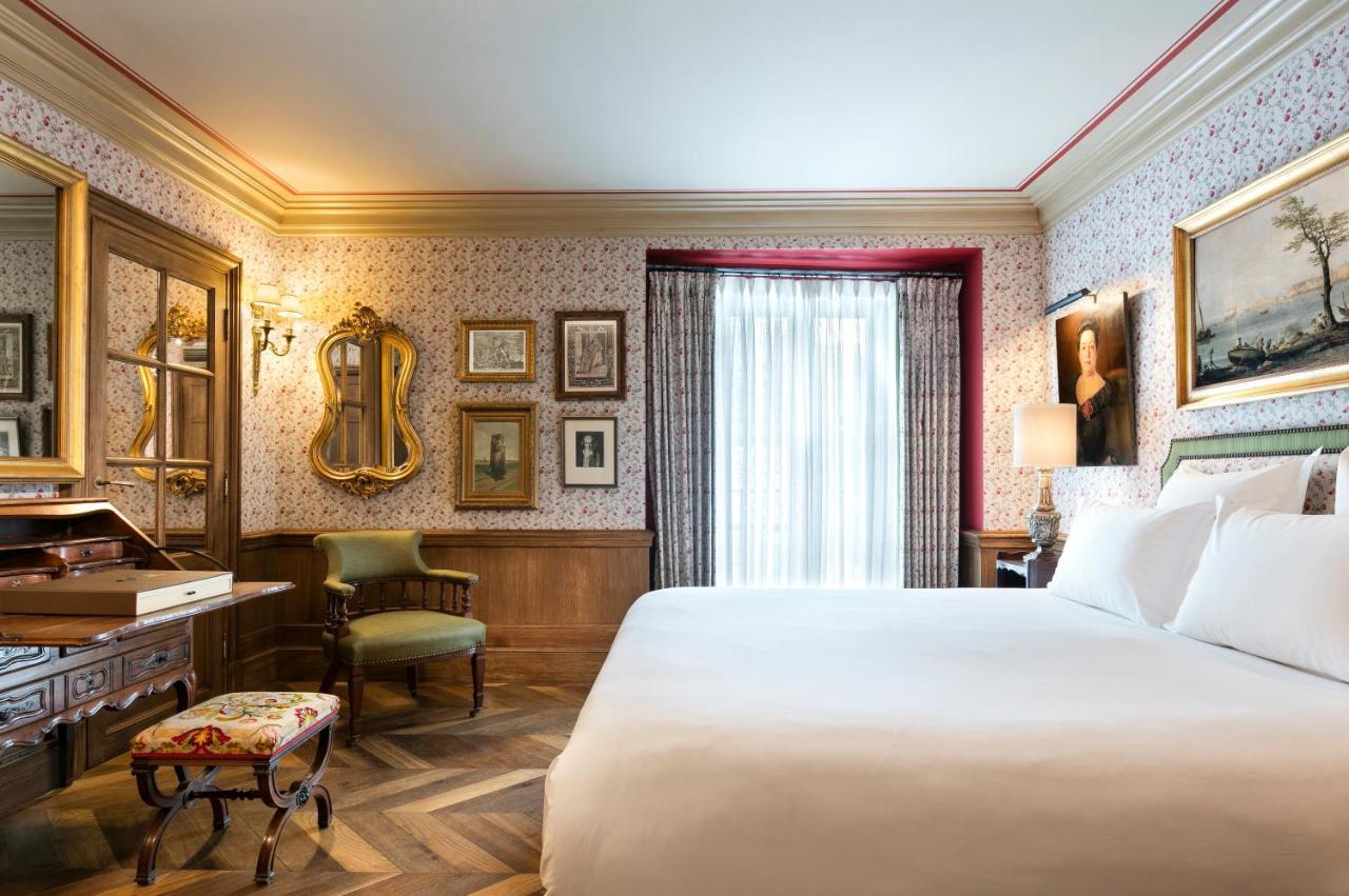 Airelles Gordes, La Bastide Hotel Room photo