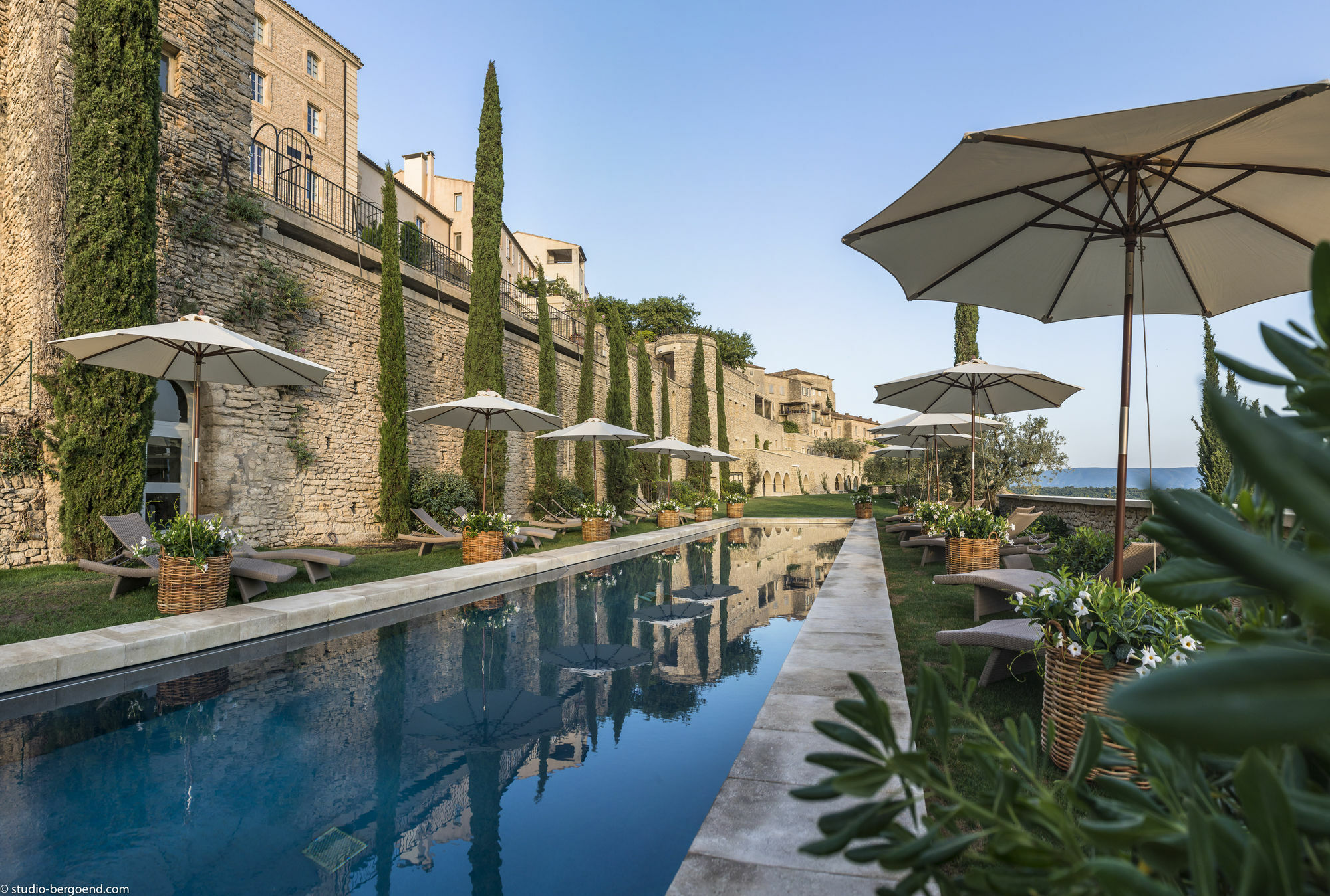 Airelles Gordes, La Bastide Hotel Exterior photo